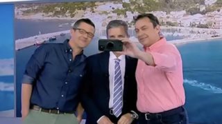 Οι &quot;Δεκατιανοί&quot; αποχαιρέτησαν τον Γιώργο Αυτιά με μία selfie:  &quot;Μου φαίνεται ότι θα είναι συλλεκτική&quot;