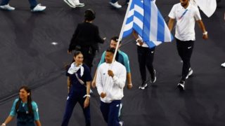 Η τελετή λήξης των Ολυμπιακών Αγώνων ξεκίνησε! Eμμανουήλ Καραλής και Ευαγγελία Πλατανιώτη με την Ελληνική σημαία