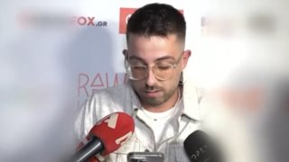 O Fipster έδειξε on camera τα μηνύματα που του έστειλε ο Στηβ Μιλάτος