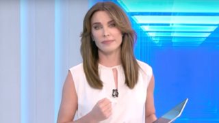 Συγκινημένη η Τατιάνα Στεφανίδου στην αυλαία του "T-live": "Μου είναι πάρα πολύ δύσκολο, εδώ βρήκα μία οικογένεια"