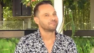 Μέμος Μπεγνής: &quot;Η μεγαλύτερή μου σχέση ήταν 15 χρόνια, δε μπορώ να συγκατοικήσω, θα τρελαθώ&quot;