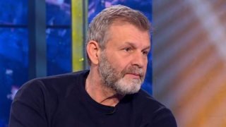 Απόστολος Γκλέτσος: &quot;Δεν μπορώ να συζητήσω με την κόρη μου, νιώθω αγράμματος&quot;