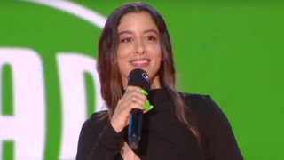 Η Αθηναΐς Νέγκα βράβευσε τη Μαρίνα Σάττι: "Θα μπορούσα να χασμουρηθώ, αλλά δεν θα το κάνω"