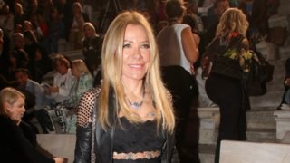 Μαριάννα Λάτση: Η rock glam εμφάνιση στο Ηρώδειο με δαντελένιο jumpsuit με διαφάνειες και cropped δερμάτινο τζάκετ