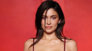 Η Kylie Jenner σπάει τη σιωπή της για τον θάνατο του κομμωτή της σε ηλικία 34 ετών