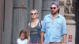 Οι ονειρεμένες οικογενειακές διακοπές της Kate Hudson στην Αθήνα