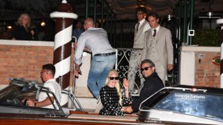 H Lady Gaga έφτασε στη Βενετία ανανεωμένη και πολύ ερωτευμένη