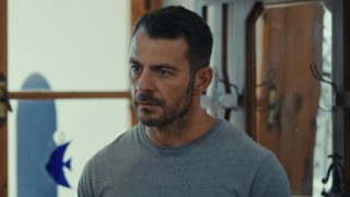 Γιώργος Αγγελόπουλος: "Η μητέρα μου έφυγε από τη ζωή τη στιγμή που άρχισε να βρέχει στο τραπέζι του γάμου"