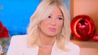 Φαίη Σκορδά: &quot;Ήθελα πολύ σήμερα να είναι μαζί μας ο Ανδρέας Μικρούτσικος&quot;