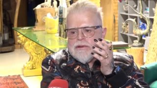 O Νίκος Αποστολόπουλος παντρεύεται τον σύντροφό του - Η ευφάνταστη πρόταση γάμου που ετοίμασε