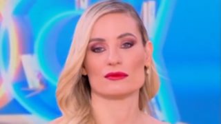 Ελεονώρα Μελέτη: "Δεν φταίνε πάντα οι παρουσιαστές, κάπου αιμορραγεί ο μηχανισμός - Μήπως να κοιτάξεις από πίσω τι γίνεται;"