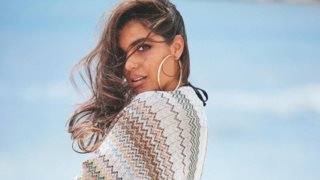 Άννα Μαρία Βέλλη | Τη φυγάδευσαν οι φίλες της για να αποφύγει να κάνει δηλώσεις στην κάμερα μετά την ανάρτηση του Άρη Μακρή