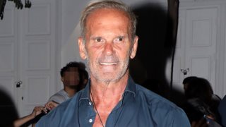 Ο Πέτρος Κωστόπουλος στον προσωπικό του χώρο | Το σπάνιο κλικ από τα παλιά