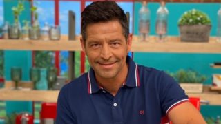 Το τρυφερό στιγμιότυπο του Απόστολου Ρουβά αγκαλιά με τον οκτώ μηνών γιο του