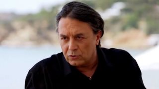 Το σπάνιο στιγμιότυπο του Γιάννη Κότσιρα με τα παιδιά του στη Σέριφο