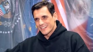 Σταύρος Σβήγκος: "Δεν ξέρω αν αγαπάω όλες τις πλευρές μου, προσπαθώ συνέχεια να το κάνω"