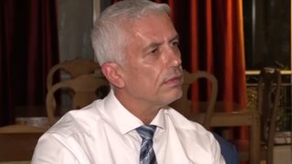 Συγκλονίζει ο Γιώργος Καλλιακμάνης για τη στιγμή που αντίκρισε νεκρό τον Γιώργο Καραϊβάζ στο πεζοδρόμιο