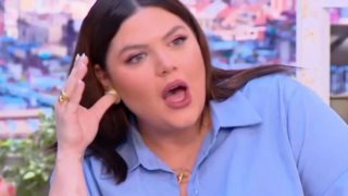 "Πάγωσε" η Δανάη Μπάρκα με την ατάκα της Βίκυς Παγιατάκη: "Τη βλέπω γυμνή κάθε μέρα στο καμαρίνι, θεόγυμνη"