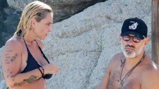 Ελεωνόρα Ζουγανέλη &amp; Νίκος Συρίγος για βουτιές στη Μύκονο! Φωτογραφίες