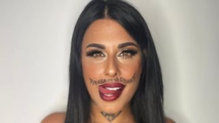 Νέο ξέσπασμα από τη Super Κική: &quot;Ο κόσμος ξέρει τι σκουπιδαριά, κάδοι και εμετοί είστε&quot;