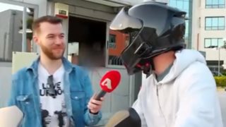 Η πρώτη αντίδραση του Γιώργου Αμούτζα on camera για την φωτιά στο αυτοκίνητό του έξω από το &quot;J2US&quot;