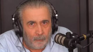 Χείμαρρος ο Λάκης Λαζόπουλος για τη Νίκη Λυμπεράκη: "Έχετε καταλάβει ότι δεν αφήνετε κανέναν άνθρωπο να μιλήσει;"