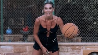 Ο Μπρούνο Τσερέλα μαθαίνει μπάσκετ στην Αθηνά Οικονομάκου και την τρολάρει: &quot;Υπάρχει ένα θετικό...&quot;
