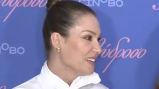 Η Βίκυ Καγιά στην πρώτη δημόσια εμφάνιση μετά την απώλεια του πατέρα της: "Έτσι είναι η ζωή"