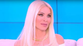 Η συγκίνηση της Κατερίνας Καινούργιου με την έκπληξη του συντρόφου της, Παναγιώτη Κουτσουμπή