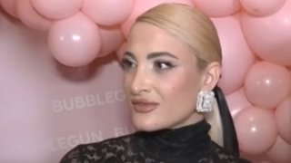 Ιωάννα Τούνη: "Ο Φώτης Σεργουλόπουλος τι επαγγέλλεται; Αν κάνει τρεις δουλειές φιλάκια και σε αυτόν"