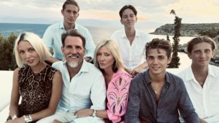 Οι δημόσιες ευχές της Μαρί Σαντάλ &amp; του Παύλου στον γιο τoυς, Αχιλλέα