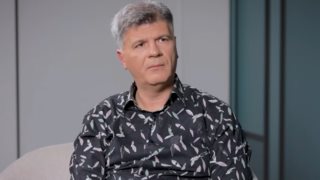 Η απάντηση του Φοίβου Δεληβοριά για τη χρηματική του αμοιβή στην αλλαγή χρόνου στο Σύνταγμα