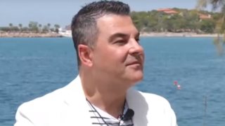 Γιώργος Δούκας: "Σε μια κοινωνία που μου επέβαλε να είμαι με μια γυναίκα, εγώ επέλεξα να είμαι με τον σύντροφό μου"