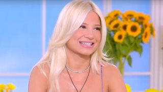 Η Φαίη Σκορδά "παρέδωσε σκυτάλη" στον Λάμπρο Κωνσταντάρα