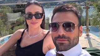 Αντρέας Γεωργίου &amp; Σιμώνη Χριστοδούλου στόλισαν για τα Χριστούγεννα | Η φωτογραφία από το σαλόνι του σπιτιού τους