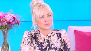 Κατερίνα Καινούργιου: &quot;Πραγματικά δίνει μάχη για τη ζωή του - Τα παιδιά του τού έλεγαν να σταματήσει&quot;