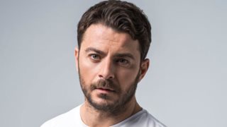 Ο Γιώργος Αγγελόπουλος έκανε εμφύτευση μαλλιών! Βήμα - βήμα η διαδικασία που ακολούθησε