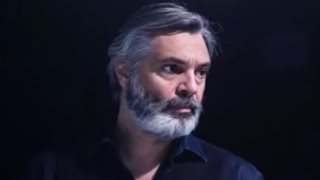 Γενέθλια για τον Άλκη Κούρκουλο | Η σπάνια φωτογραφία με τη σύντροφο και τους φίλους του