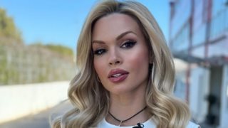 Η Βίκυ Κάβουρα αγκαλιά με την τριών εβδομάδων κόρη της | Η τρυφερή φωτογραφία