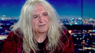 &quot;Αυτός είναι ο Νίκος Καρβέλας! Ζήλεψα τη συνέντευξη και τη Νίκη Λυμπεράκη&quot;