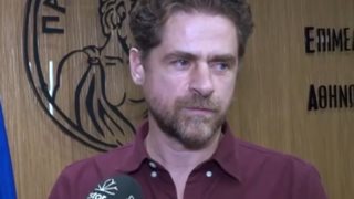 Η on camera αντίδραση του Δημήτρη Λάλου όταν ρωτήθηκε αν είναι ερωτευμένος