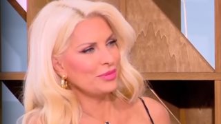 Ελένη Μενεγάκη: "Δεν κατάλαβα τίποτα από αυτά που είπε ο Στέφανος Κασσελάκης γιατί κοιτούσα κι έλεγα πόσο ωραίος είναι"