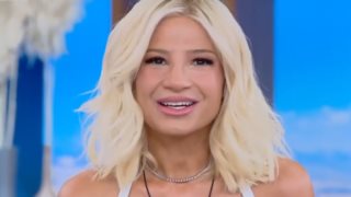 Η Φαίη Σκορδά έκανε πρεμιέρα στο Mega με νέο look: "Έχουμε πολλά να πούμε και πολλά να σας πω"