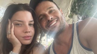 Μέμος Μπεγνής &amp; Μαρίλια Μητρούση μαζί στη Σαλαμίνα! Οι φωτογραφίες από τις διακοπές τους