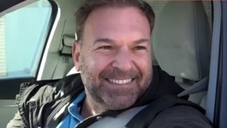 Μάκης Πουνέντης: "Κι εγώ όταν παρουσίαζα μαγειρική, ο Γρηγόρης Αρναούτογλου πήγαινε στην πέμπτη Δημοτικού"