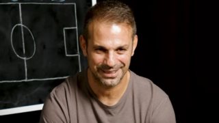 Ο Ντέμης Νικολαΐδης αποκάλυψε πρώτη φορά τον λόγο που δεν έχει παίξει ποτέ ποδόσφαιρο τα τελευταία 20 χρόνια