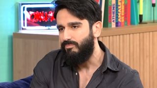 Ο Διονύσης Ατζαράκης αποκάλυψε για πρώτη φορά τον λόγο που αποχώρησε από την παράσταση &quot;Πες το ψέματα&quot;