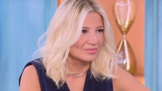 Φρεσκοπαντρεμένη, πρώην παίκτρια ριάλιτι είναι έγκυος στο πρώτο της παιδί - Η αποκάλυψη στην εκπομπή της Φαίης Σκορδά