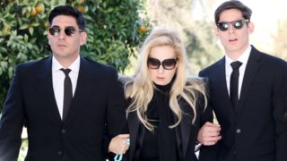 Ο συγκινητικός επικήδειος του γιου του Αντώνη Λυμπέρη: "Άνοιξες τα μάτια σου ορθάνοιχτα για τελευταία φορά και με κοίταξες"