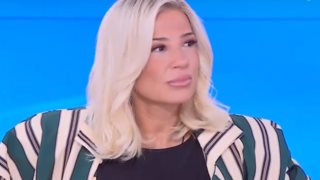 Αντέδρασε η Φαίη Σκορδά για τον Πέτρο Κουσουλό: "Πολύ άβολο, λίγο ντροπή"